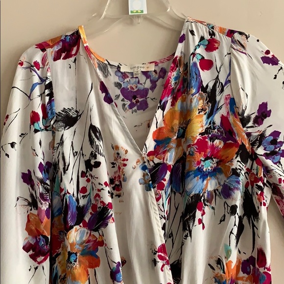 New Umgee floral romper w/ pockets - Picture 5 of 8